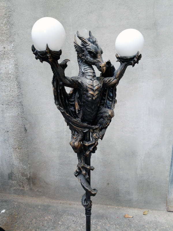 lampara pie dragon metal resina cristal o15 174-178x60x24 (45eu.) 4u